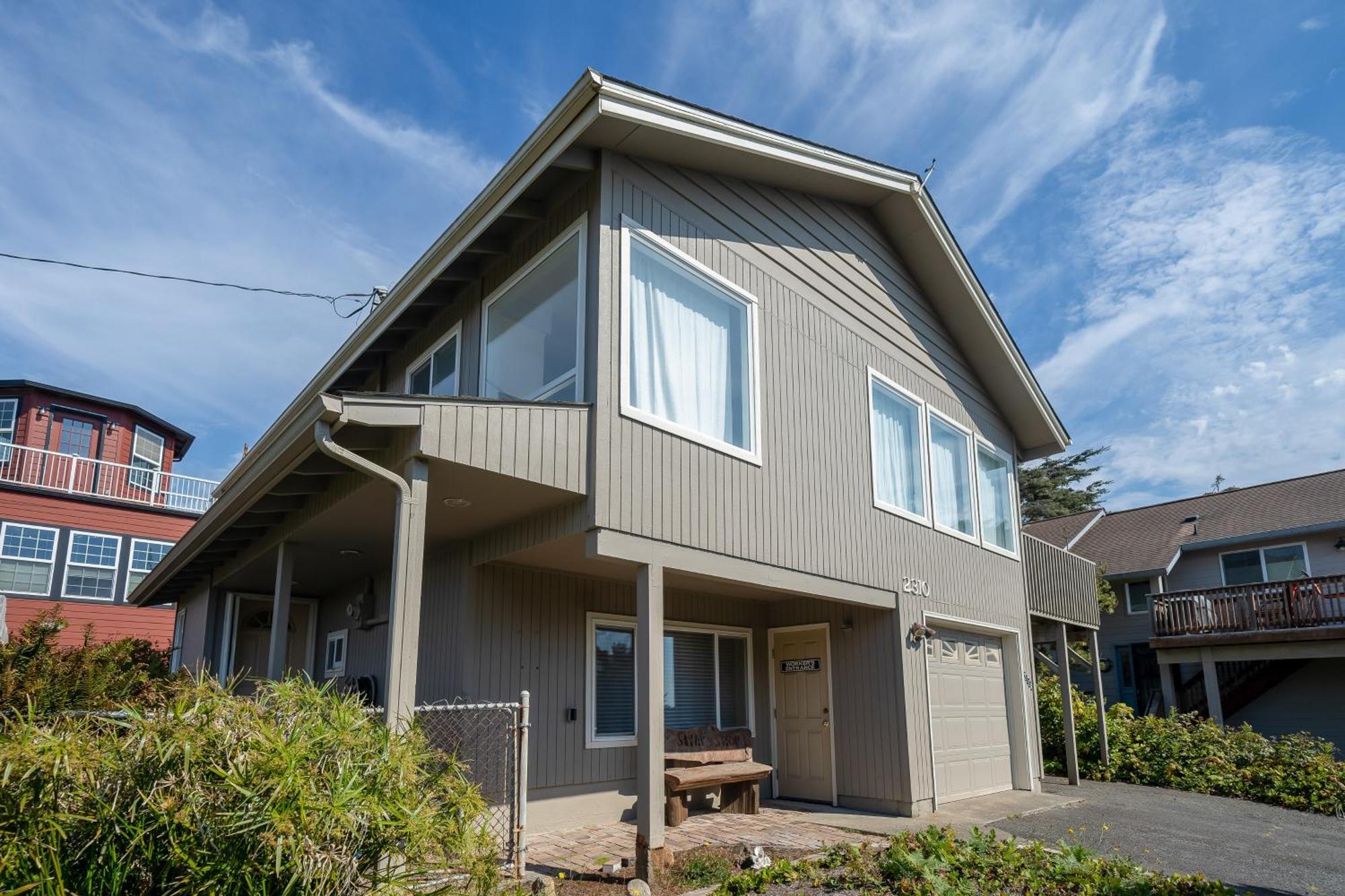 The Money Pit Beach House Villa Lincoln City Room photo