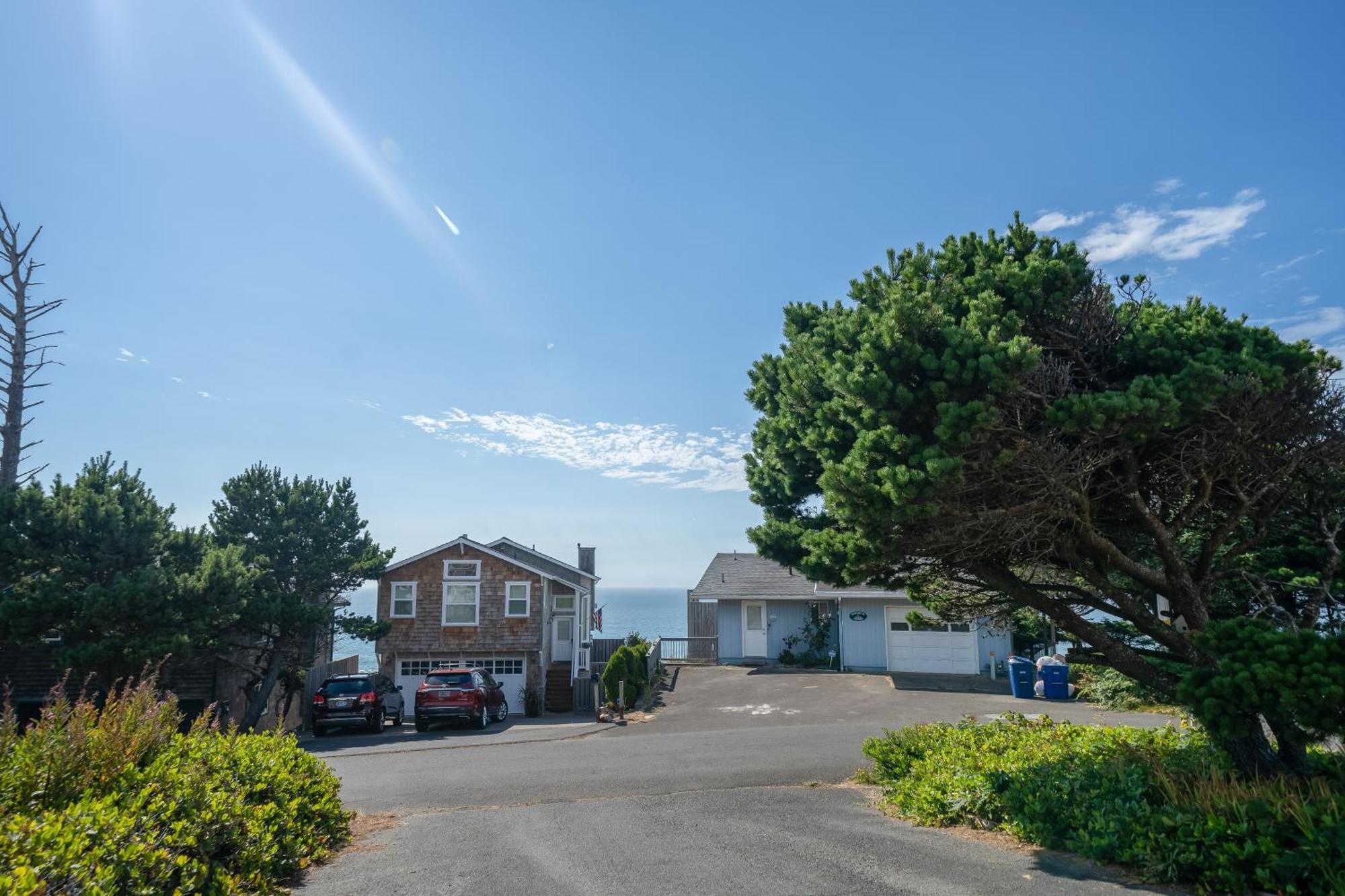 The Money Pit Beach House Villa Lincoln City Room photo