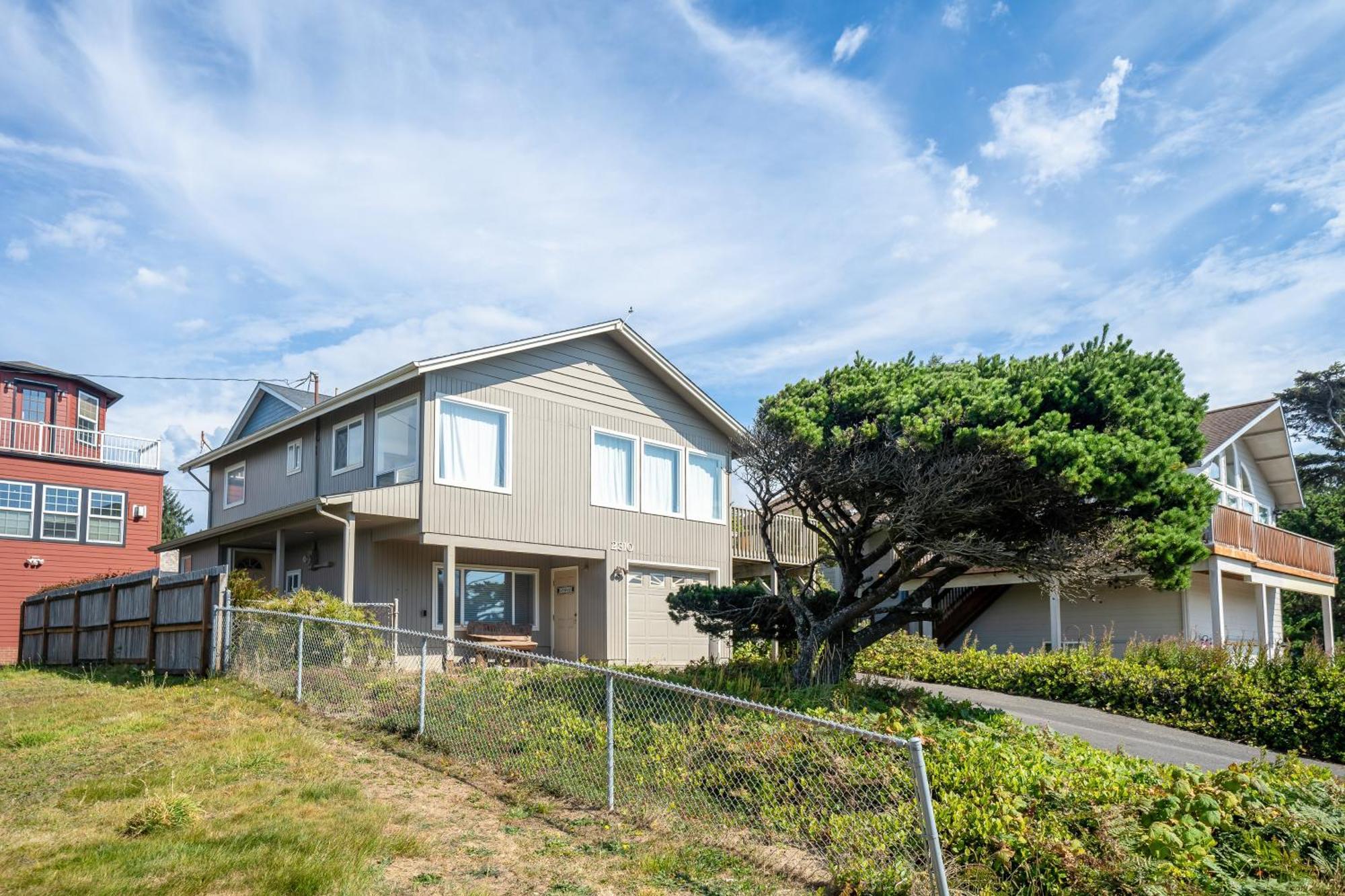 The Money Pit Beach House Villa Lincoln City Room photo