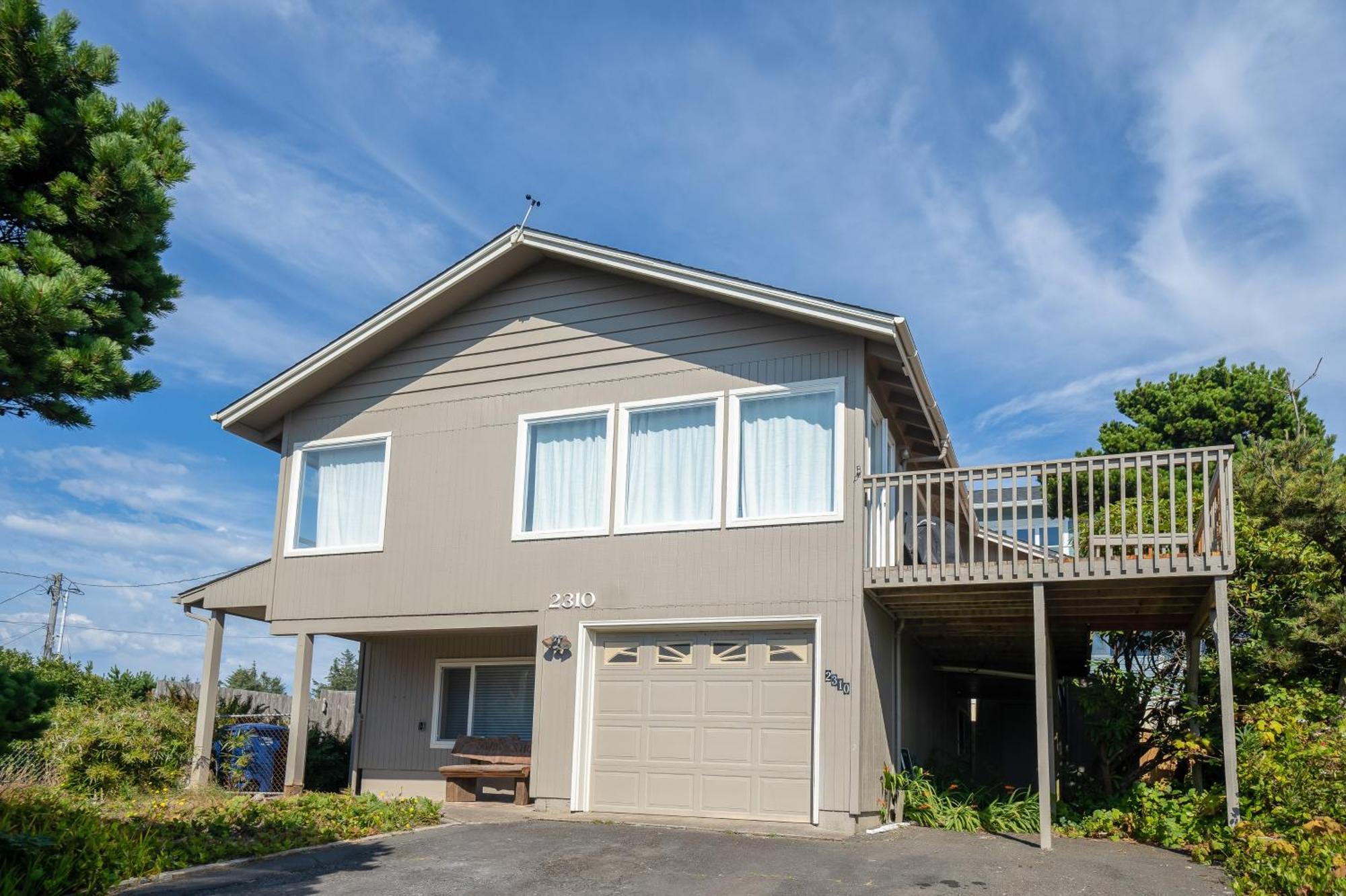 The Money Pit Beach House Villa Lincoln City Room photo